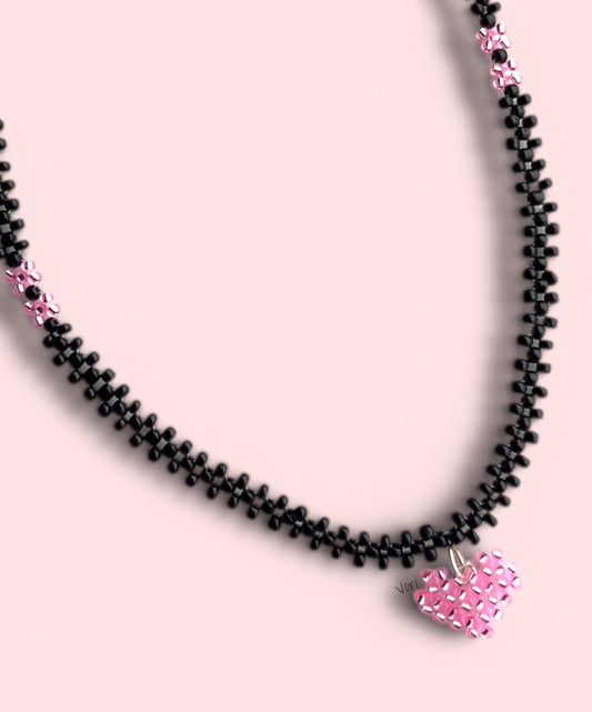 Drama Queen Necklace 💗🖤